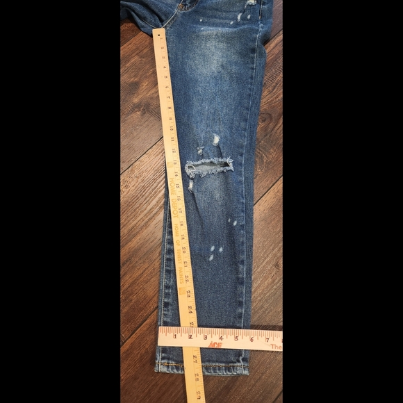 Distressed Jeans - Picture 7 of 10